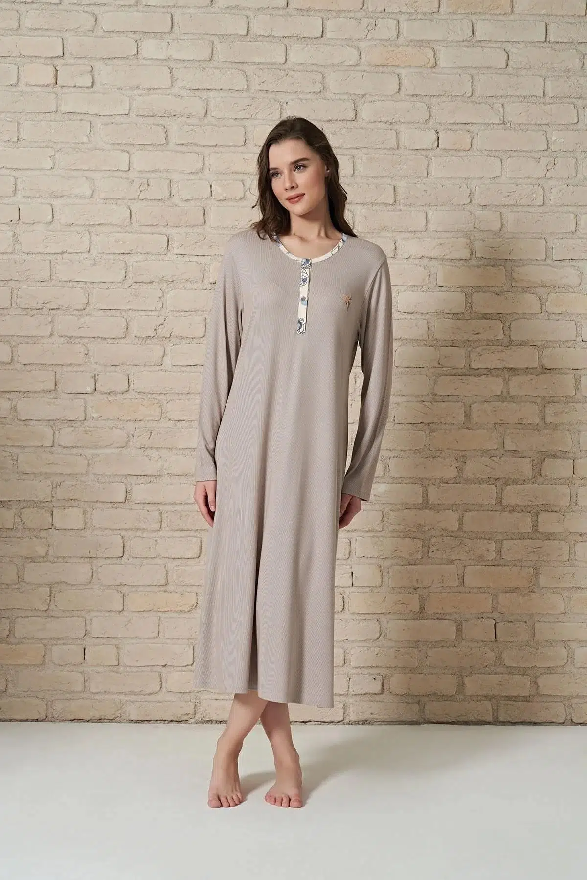 1717 Melisa Kadın Düğmeli Uzun Gecelik - VİZON