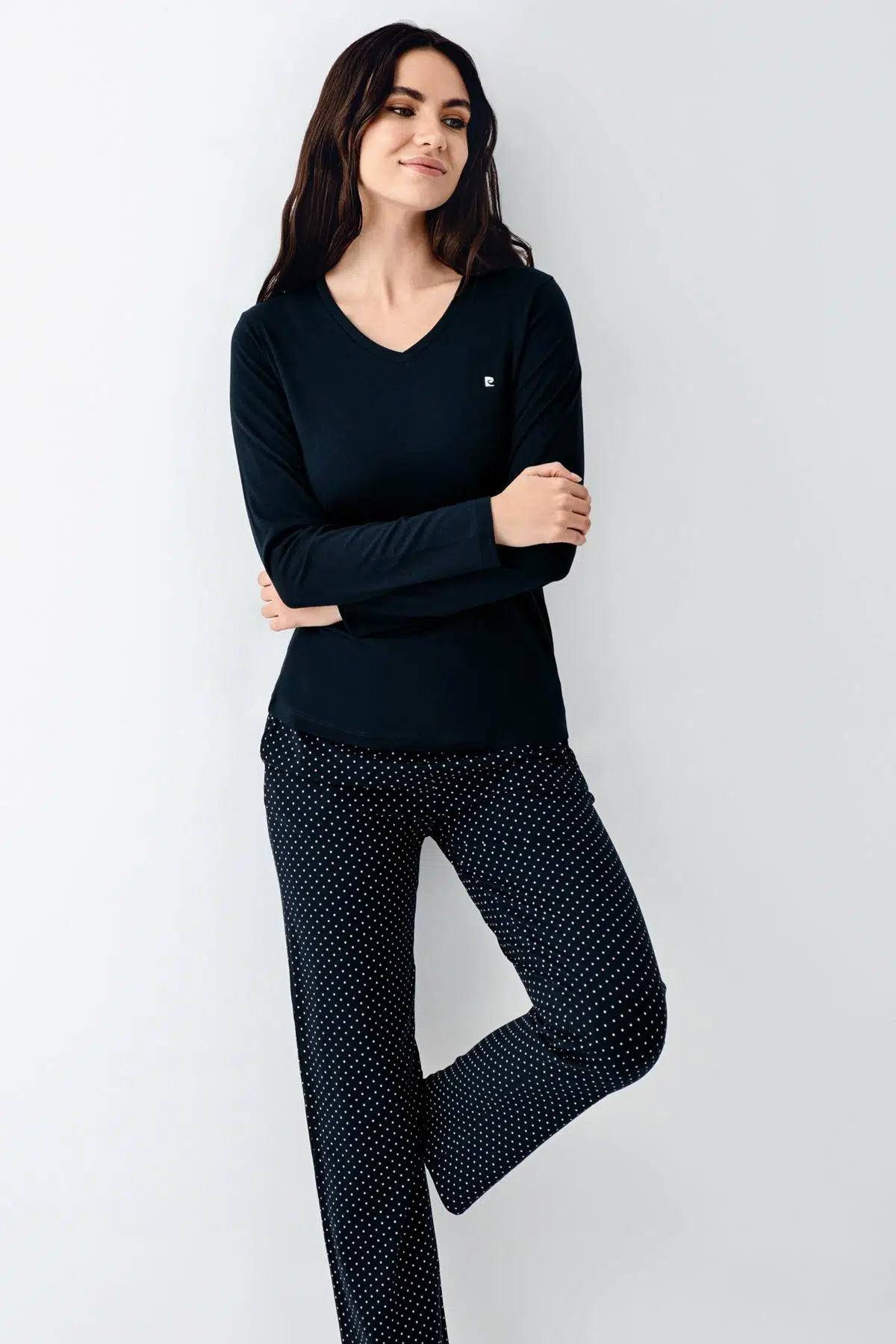 Pierre Cardin Paris Kadın Lacivert Puantiyeli V Yaka Uzun Kollu Pijama Takımı