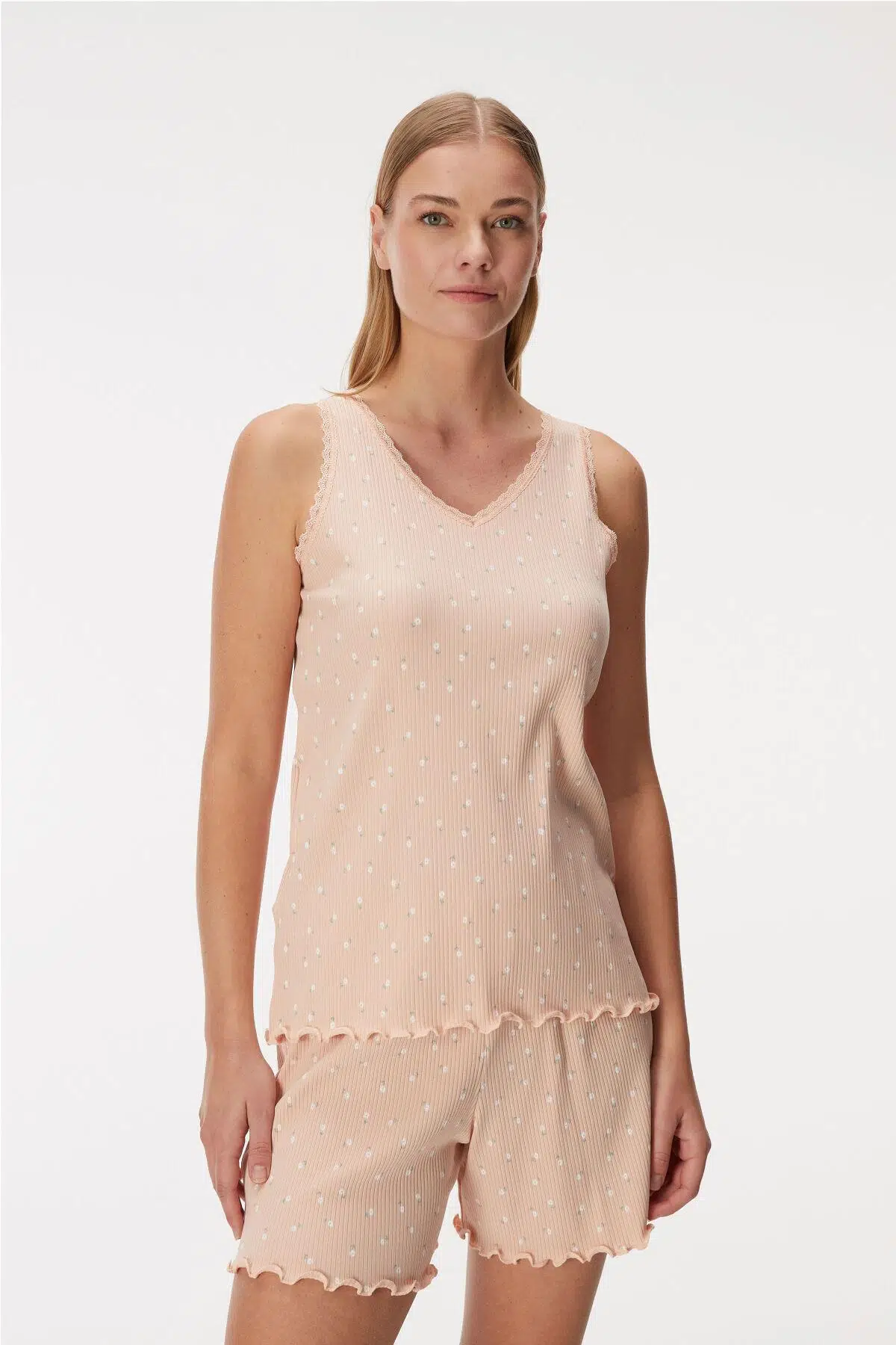 Anıl Kadın Askılı V Yaka Dantel Detaylı Şort Pijama Takım - SOMON