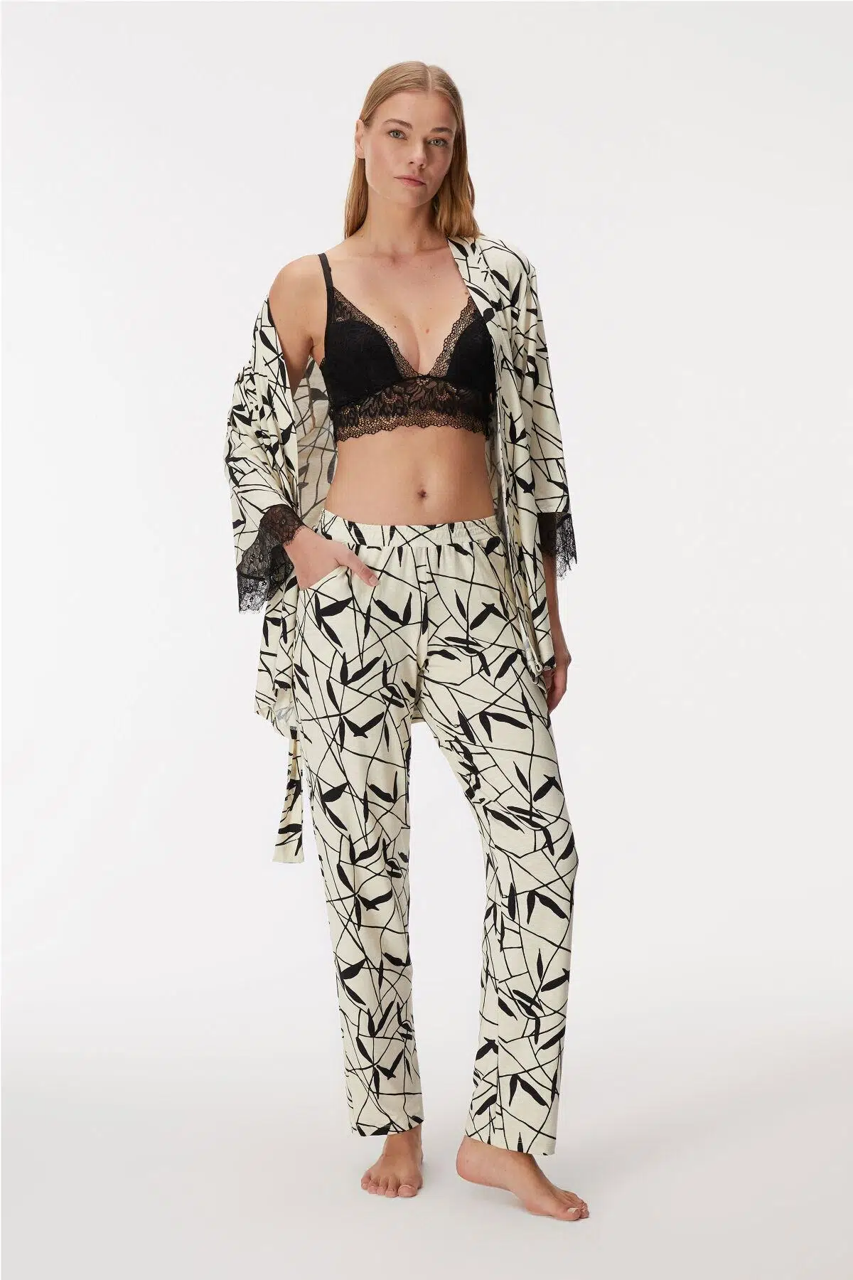 Anıl Kadın Sabalıklı Dantel Detaylı Braletli Pijama Takım - SİYAH