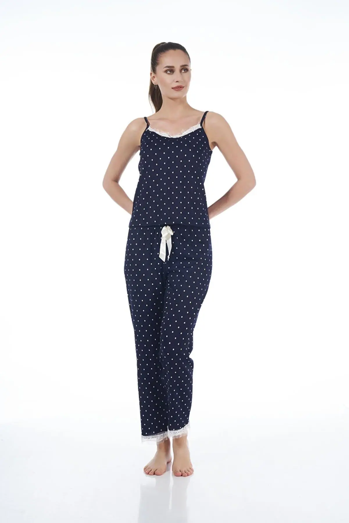 Estiva 22103 Kadın Puantiyeli Askılı Viskon Pijama Takımı - SİYAH