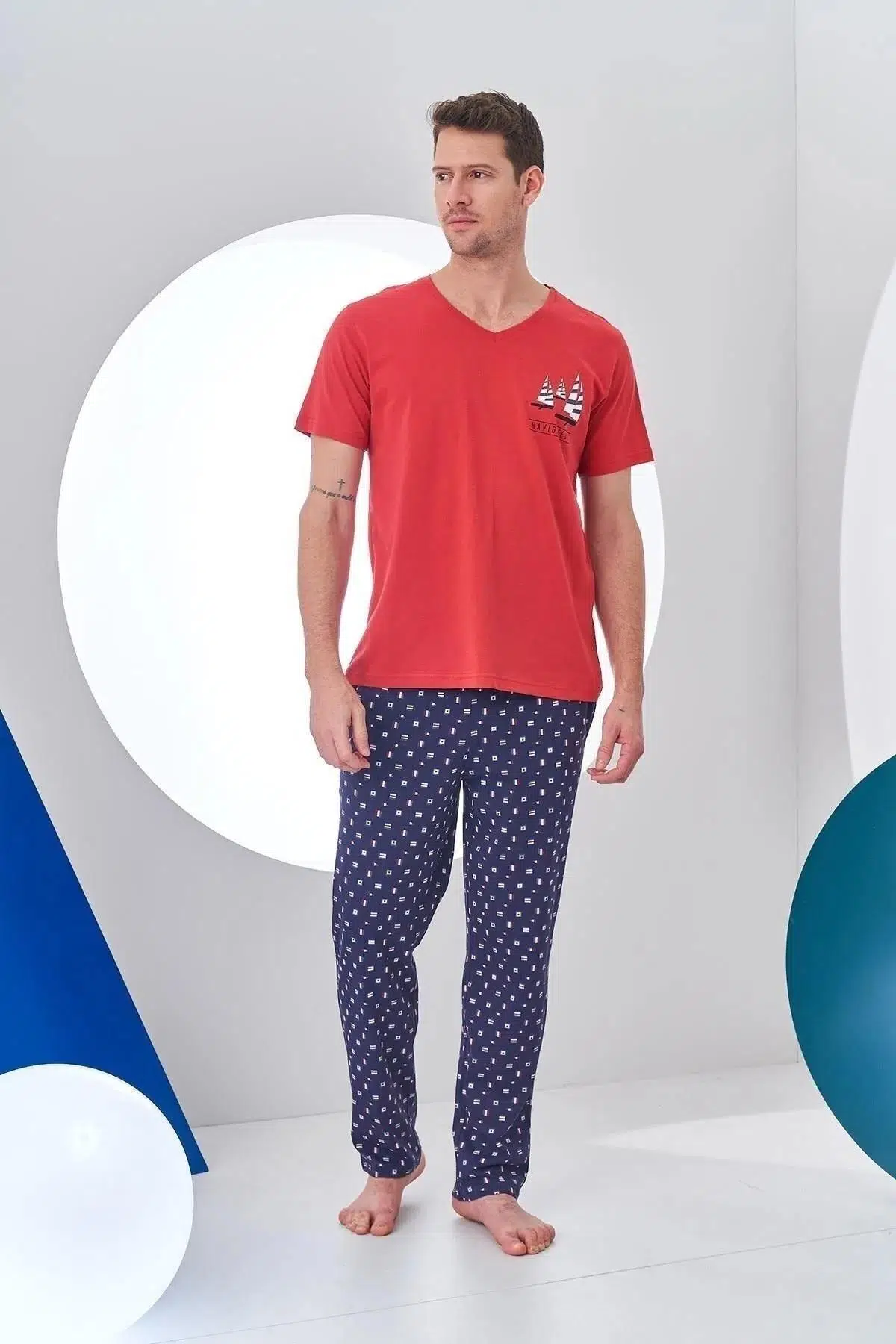 Pjs 24307 Erkek Bordo V Yaka Yelken Baskılı Kısa Kol Pijama Takımı - BORDO