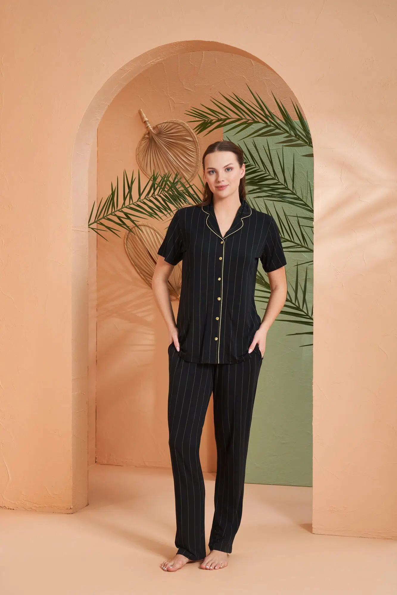 Pjs Kadın Gold Detaylı Çizgili Boydan Düğmeli Kısa Kol Pijama Takım - SİYAH