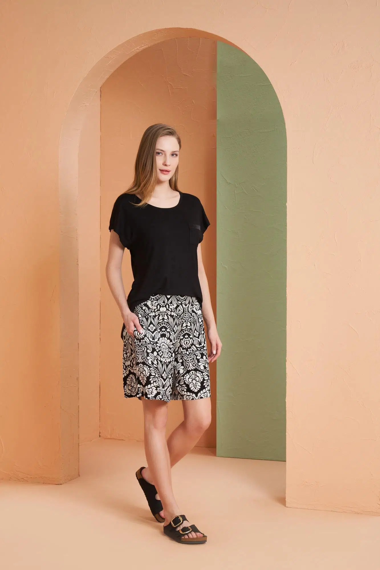 Pjs Kadın Yuvarlak Yaka Desenli Siyah Yarım Kollu Şortlu Pijama Takım - SİYAH