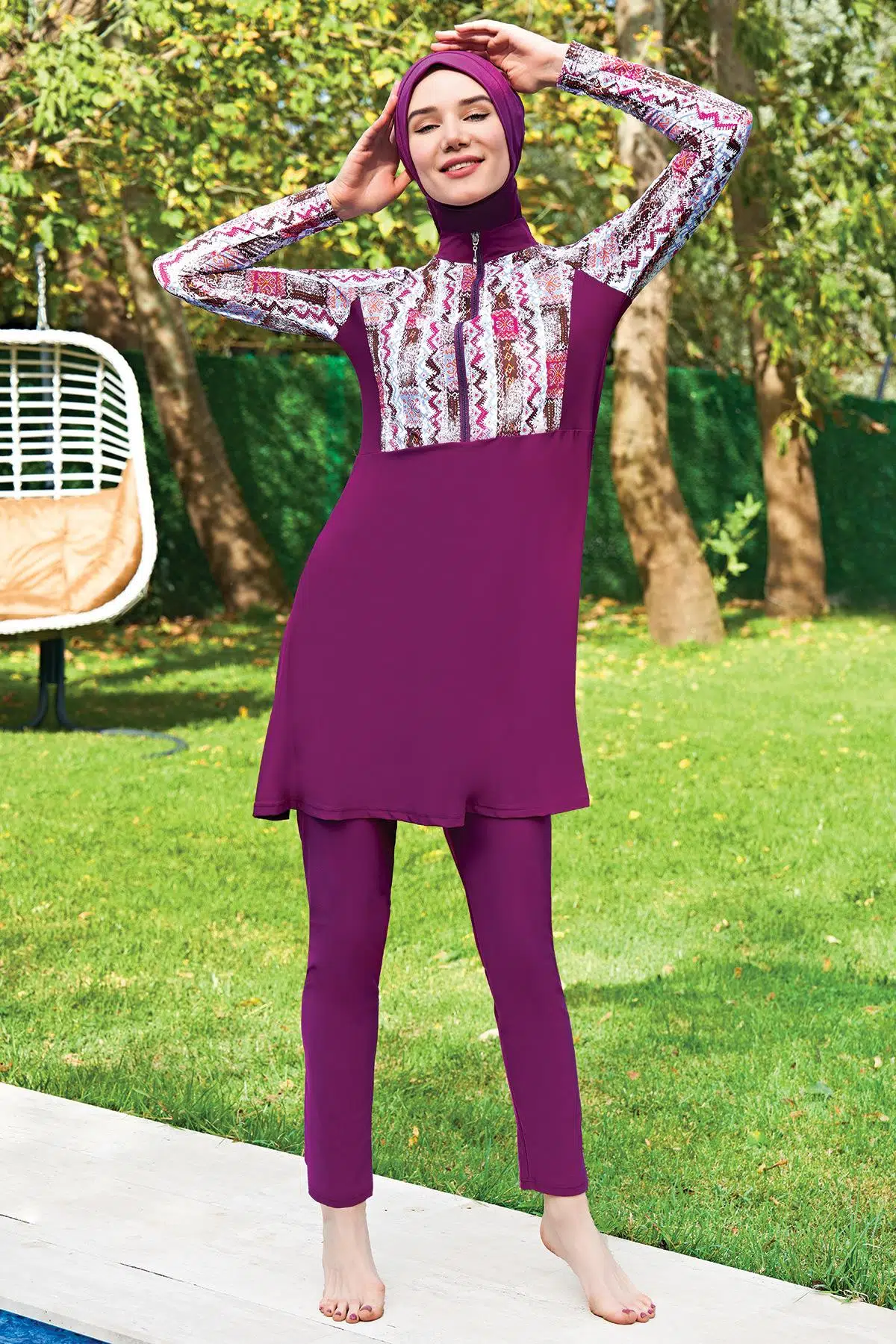 Ruko Maio 2405-3 Mor Desenli Yarım Fermuarlı Reglan Kol Likralı Su İtici ve Çabuk Kuruyan Kumaş Tesettür Mayo - DESENLİ